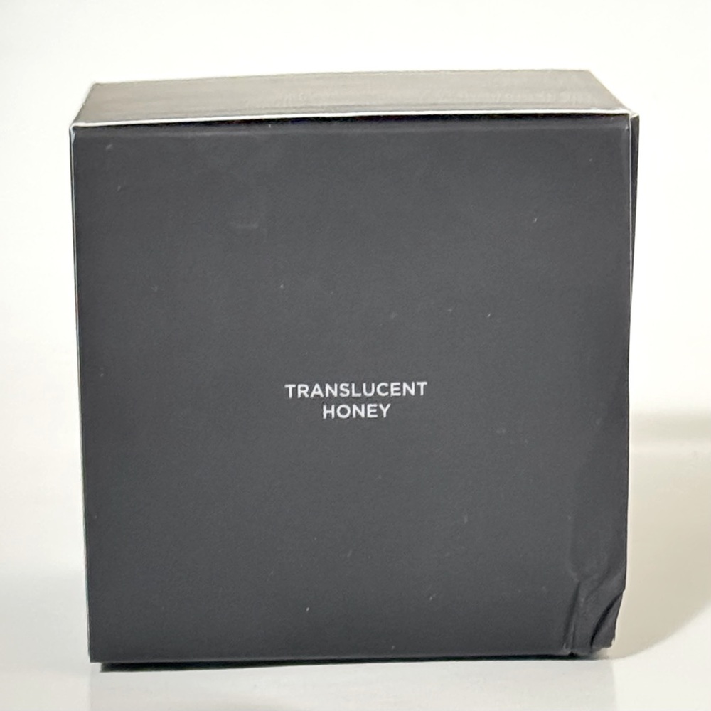 Laura Mercier Translucent Setting Powder - Picture 3 of 7